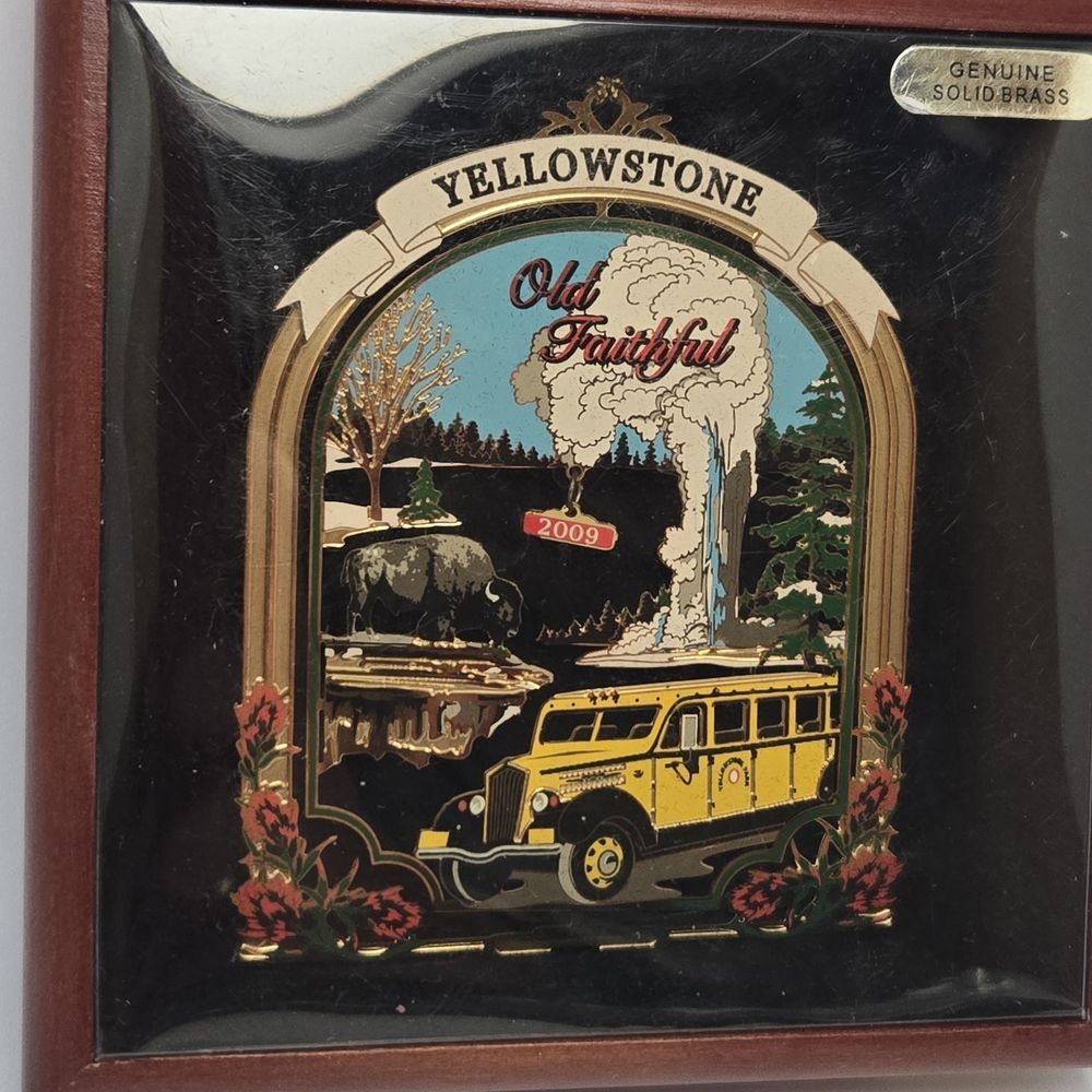 Yellowstone Old Faithful 2009 Genuine Solid Brass Ornament w/ Wood Box - Picture 7 of 8